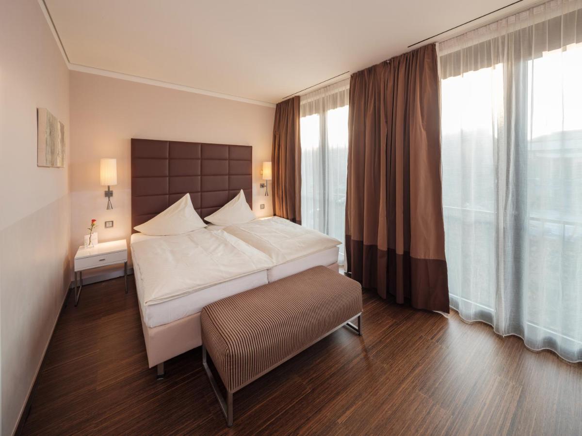 Hotel Eberhards Am Wasser Бітігайм-Біссінген Екстер'єр фото